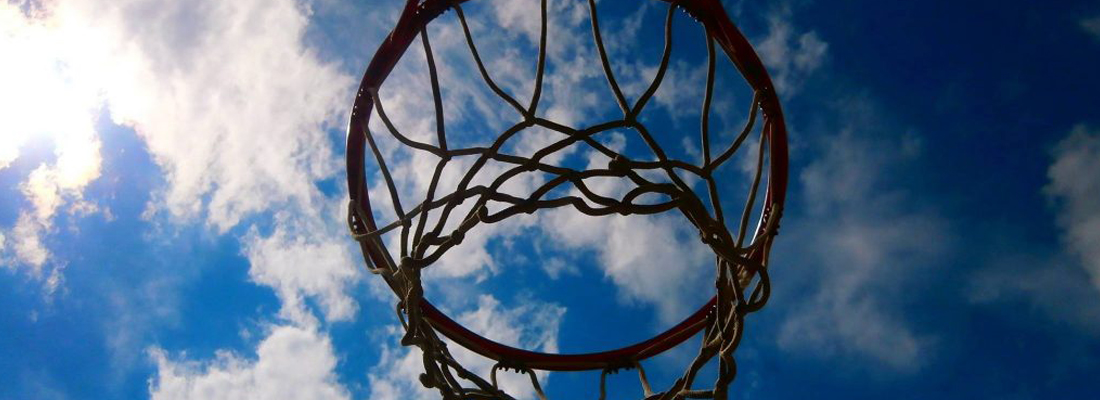 panier de basket sur pied